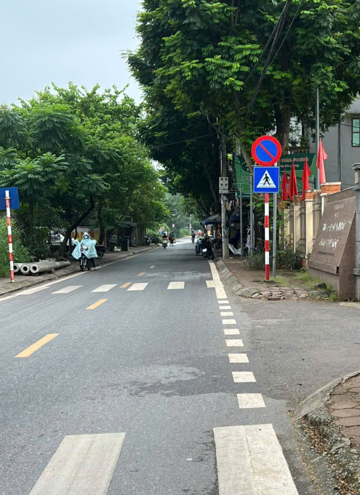 BÁN ĐẤT TẠI ĐÔNG NGẠC - MẶT NGÕ THÔNG - 55M - GIÁ 8,9 TỶ